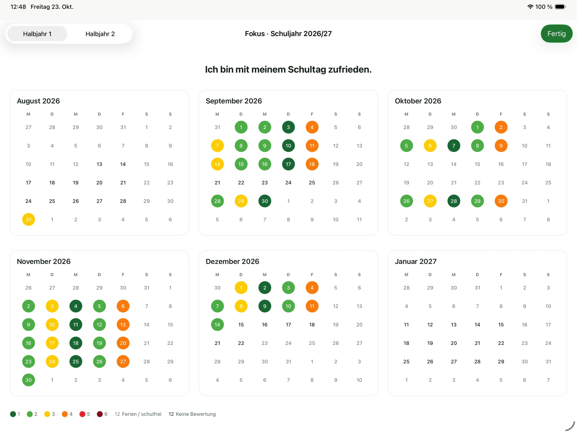 Halbjahreskalender in kunomi.plan für das Ziel „Ich bin mit meinem Schultag zufrieden“ mit täglichen Bewertungen und Schulferien
